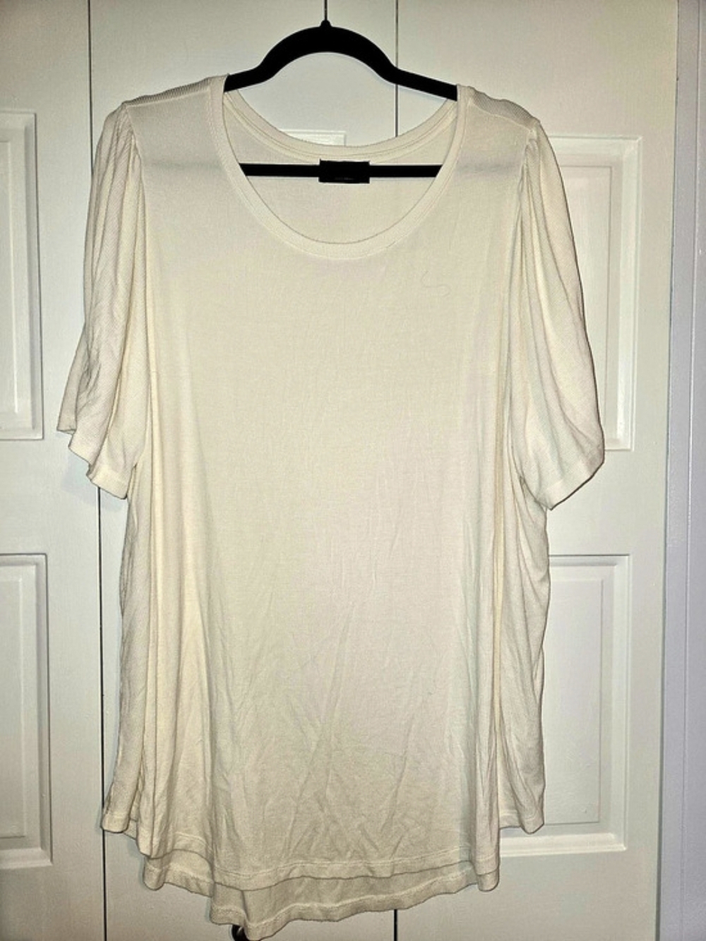 Lane Bryant Short Sleeve Top in Cream Size 22/24Like New
